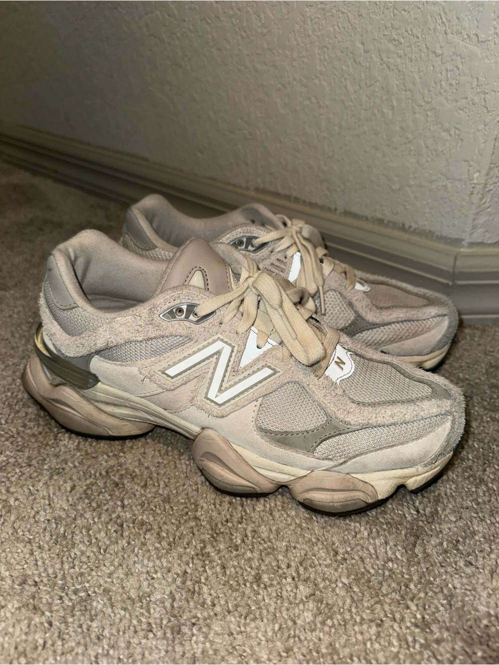 New Balance 9060 Women's Cream and Light Grey Chunky Sneaker